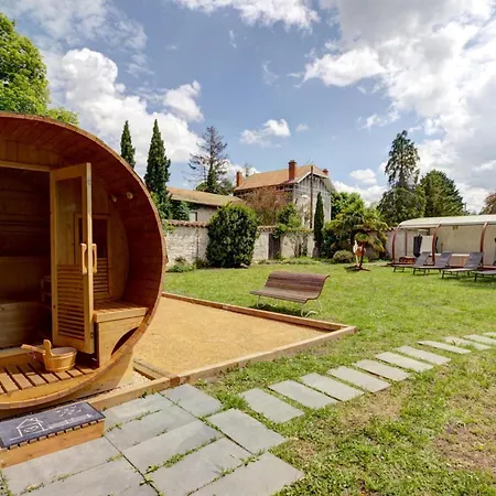 Holiday home De Charme Avec Spa, Sauna Et Jardin Privatif A - Fr-1-496-309 *