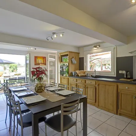 De Charme Avec Spa, Sauna Et Jardin Privatif A - Fr-1-496-309