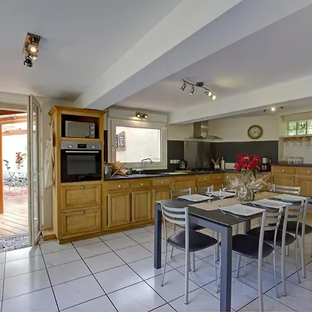 200m² Avec Et Sauna A - Fr-1-496-309 Montbrison
